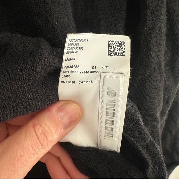 Men's Hugo Boss Merino Wool Sweater size small - Picture 8 of 10